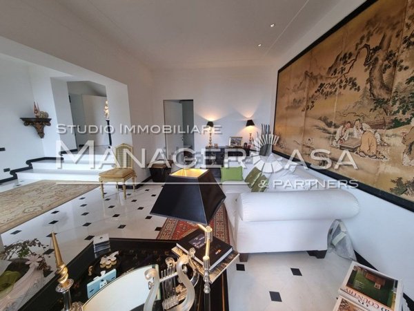 casa indipendente in vendita a Genova in zona Castelletto