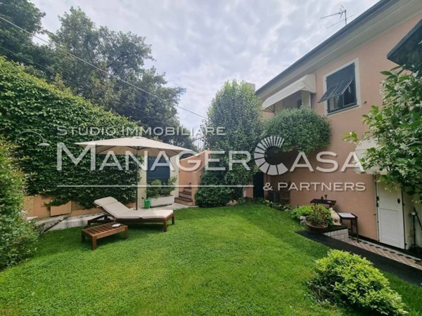 casa indipendente in vendita a Genova in zona Castelletto