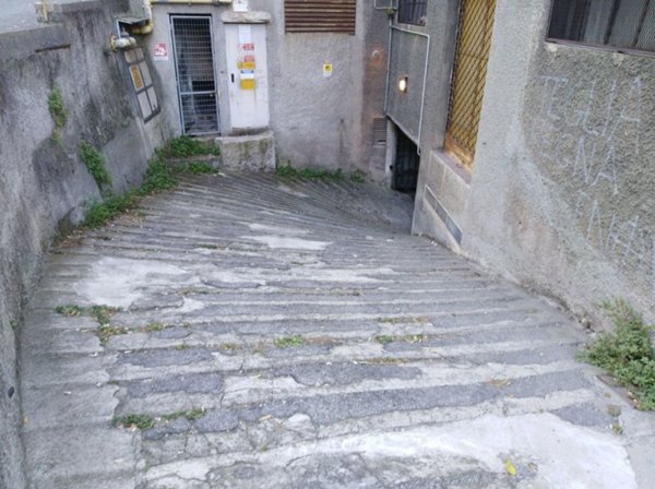 appartamento in vendita a Genova in zona Rivarolo