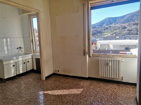 appartamento in vendita a Genova in zona Rivarolo