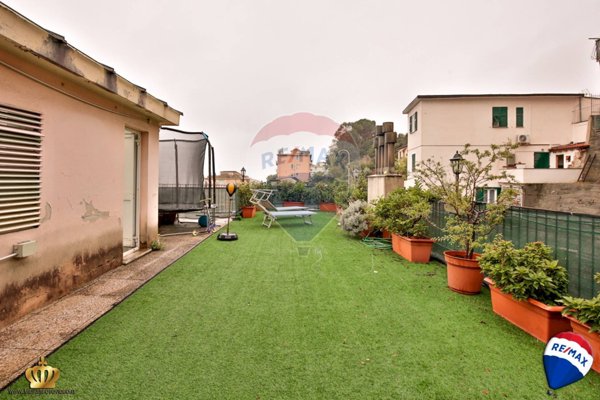 appartamento in vendita a Genova in zona Sestri Ponente