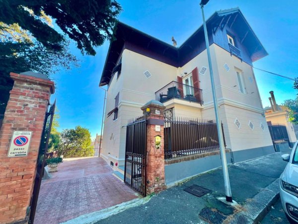 appartamento in vendita a Genova in zona Pegli