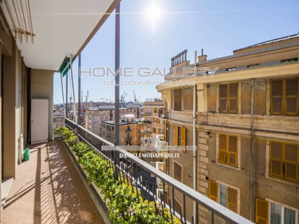 appartamento in vendita a Genova in zona Sestri Ponente