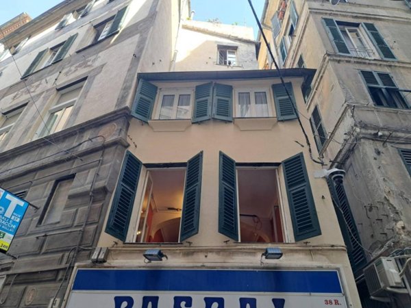 appartamento in vendita a Genova in zona Sottoripa / Maddalena / Molo