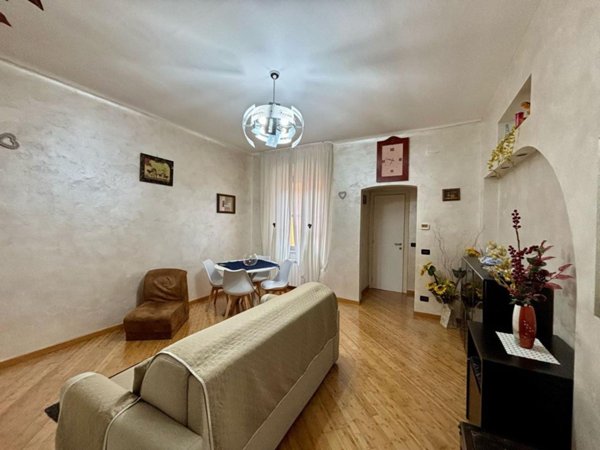 appartamento in vendita a Genova in zona Sestri Ponente