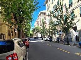 locale di sgombero in vendita a Genova in zona Bolzaneto