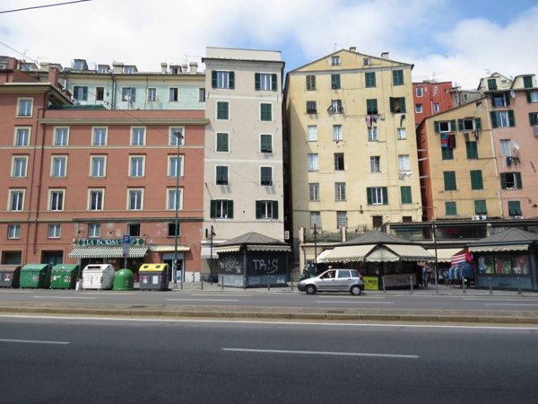 appartamento in vendita a Genova in zona Sottoripa / Maddalena / Molo