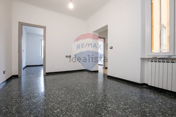 appartamento in vendita a Genova in zona Rivarolo