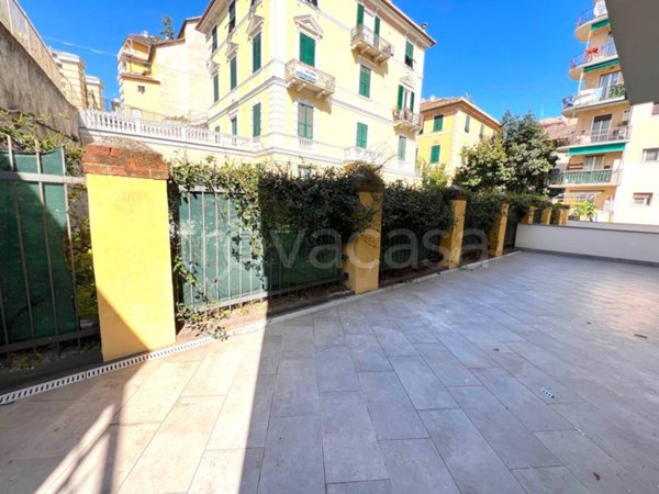 appartamento in vendita a Genova in zona Sestri Ponente