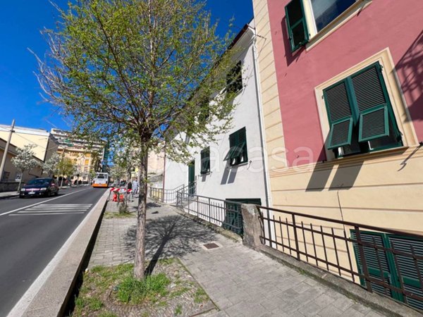appartamento in vendita a Genova in zona Sestri Ponente