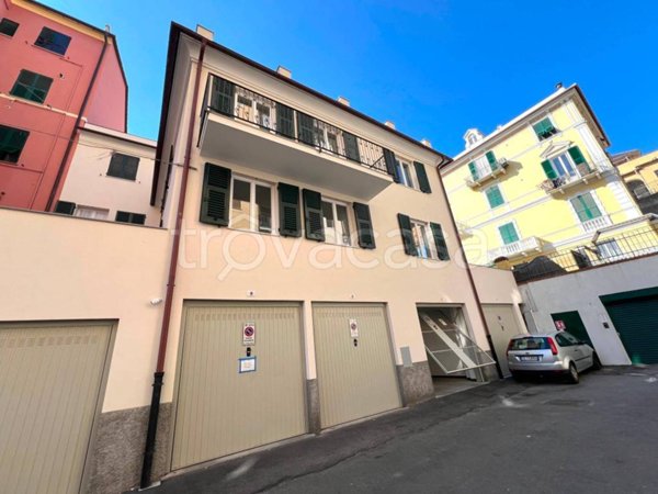 appartamento in vendita a Genova in zona Sestri Ponente