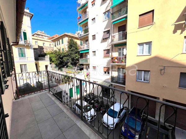 appartamento in vendita a Genova in zona Sestri Ponente