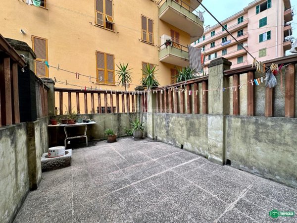 appartamento in vendita a Genova in zona Sestri Ponente