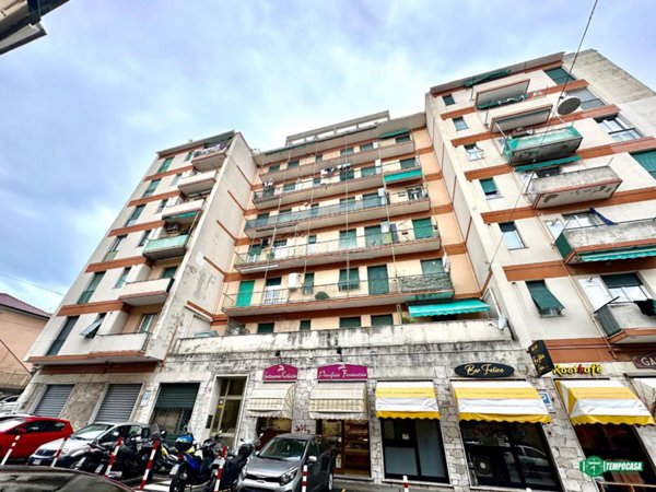 appartamento in vendita a Genova in zona Sestri Ponente