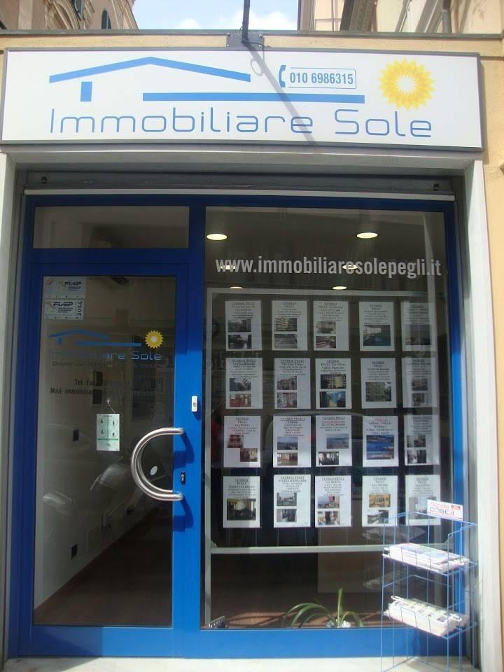 appartamento in vendita a Genova in zona Sestri Ponente