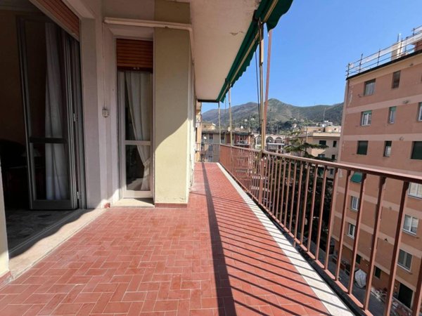 appartamento in vendita a Genova in zona Sestri Ponente