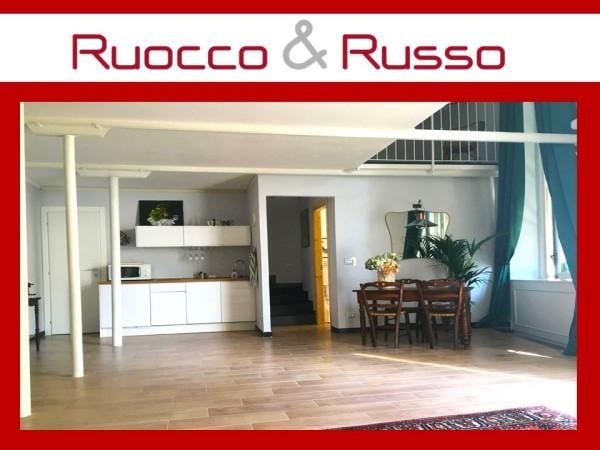 appartamento in vendita a Genova in zona Sottoripa / Maddalena / Molo