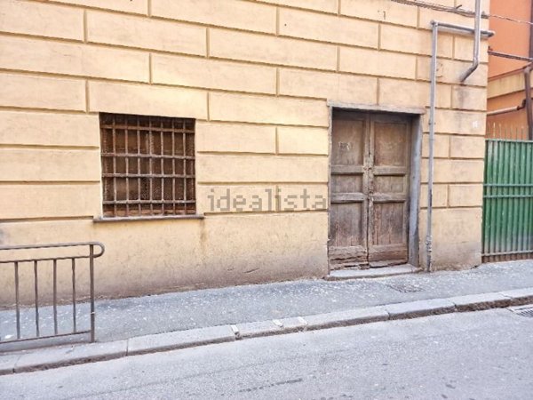 locale di sgombero in vendita a Genova in zona Sampierdarena