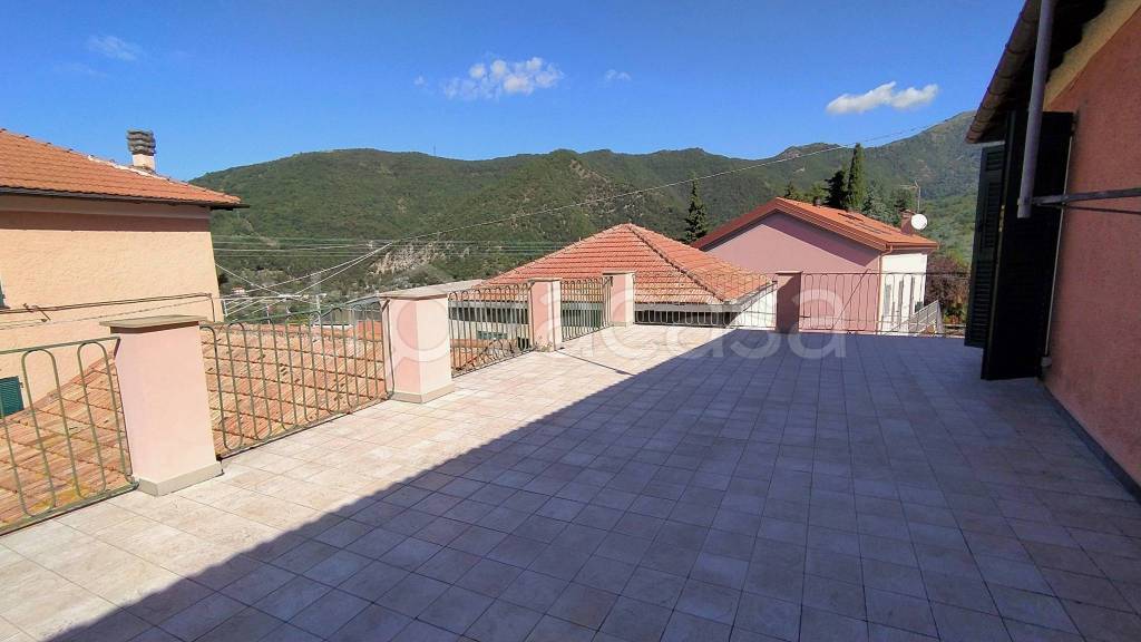 appartamento in vendita a Genova in zona Molassana