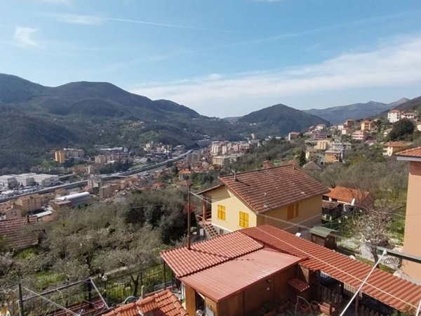 appartamento in vendita a Genova in zona Struppa