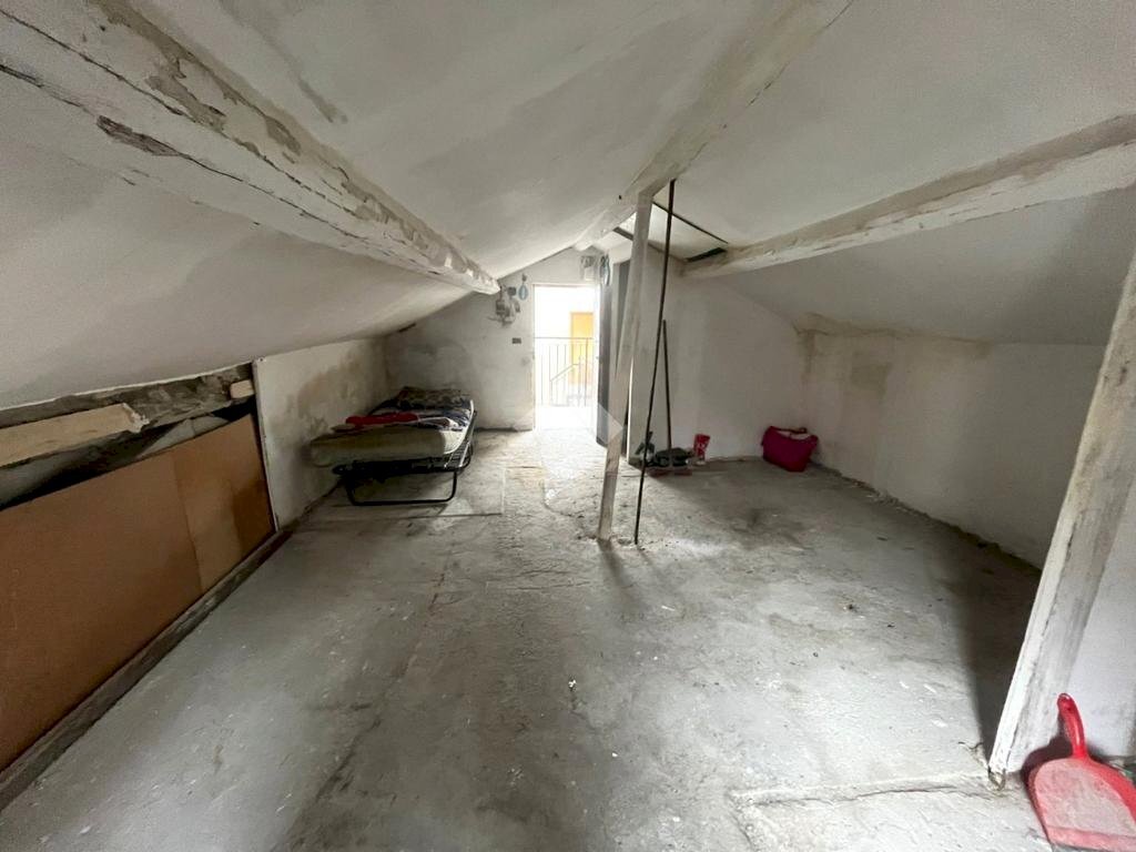 mansarda in vendita a Genova in zona Rivarolo