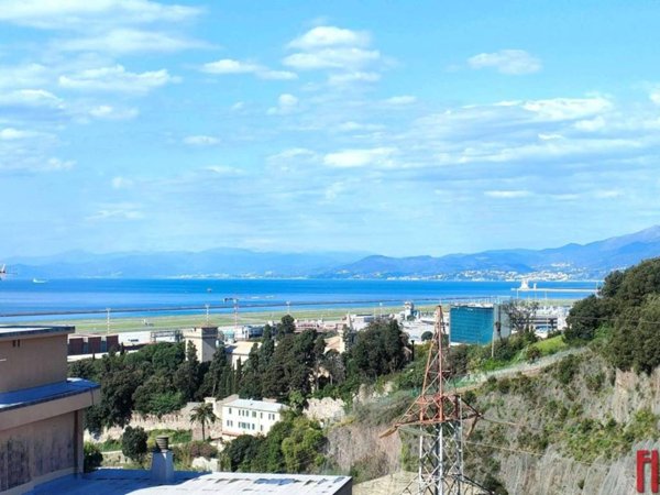 appartamento in vendita a Genova in zona Cornigliano