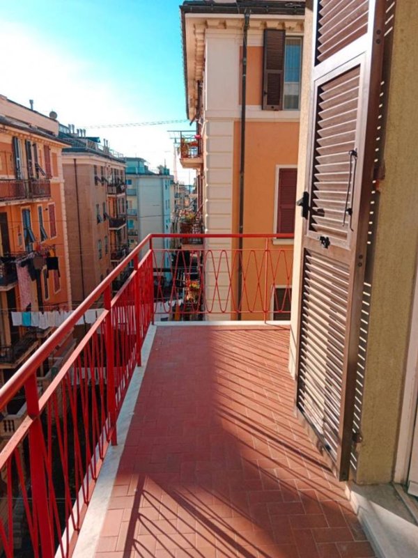 appartamento in vendita a Genova in zona Sestri Ponente