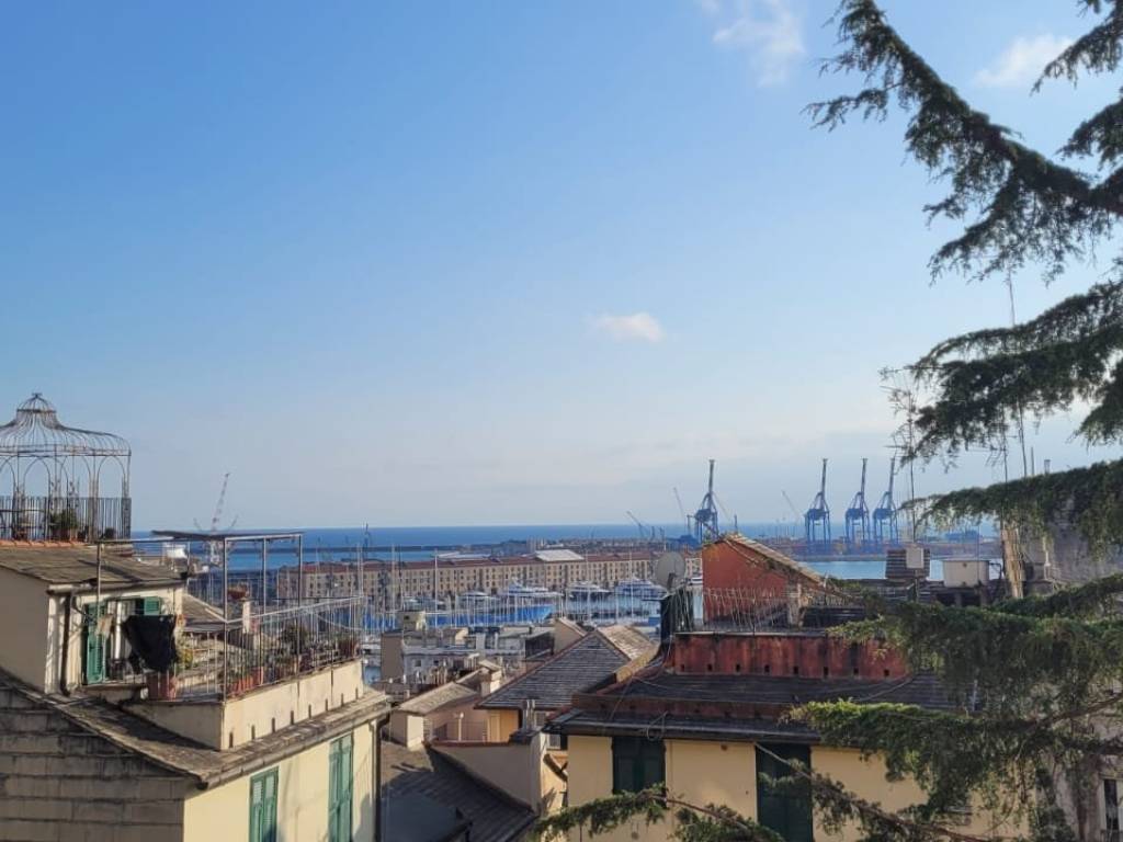 appartamento in vendita a Genova in zona Lagaccio / Granarolo