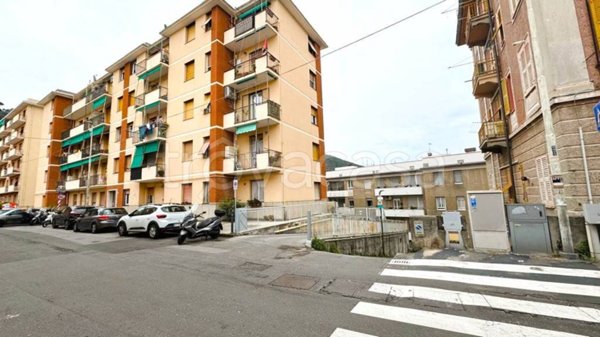 appartamento in vendita a Genova in zona Sestri Ponente