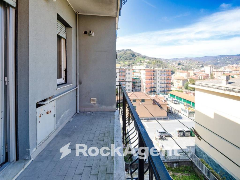 appartamento in vendita a Genova in zona Pontedecimo