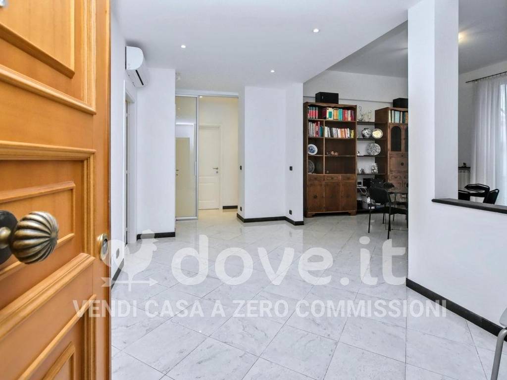 appartamento in vendita a Genova in zona Carignano