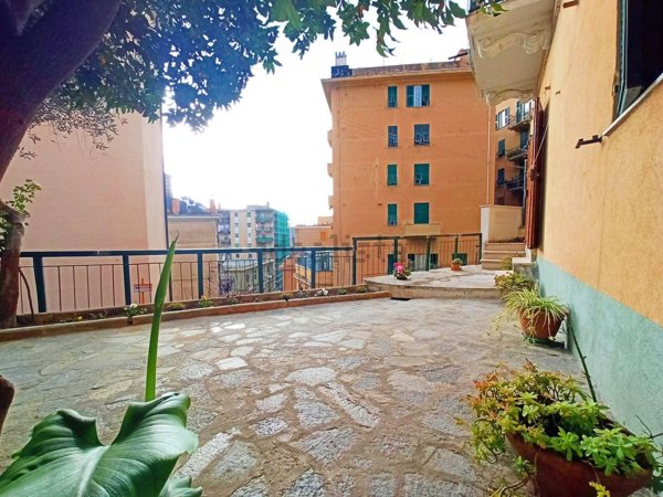 appartamento in vendita a Genova in zona Certosa