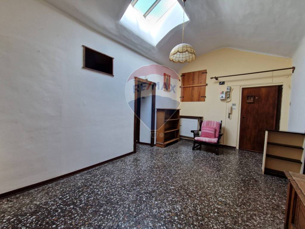 appartamento in vendita a Genova in zona Sestri Ponente