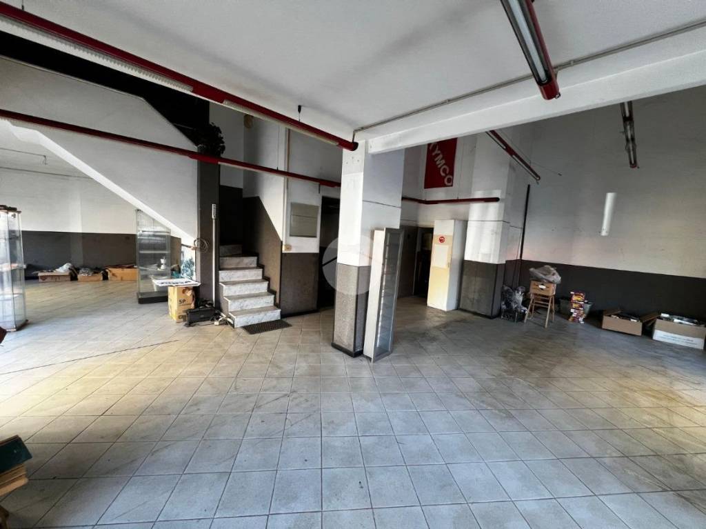 negozio in vendita a Genova in zona Cornigliano