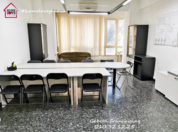 ufficio in vendita a Genova in zona Sampierdarena