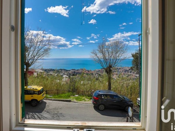 casa indipendente in vendita a Genova in zona Apparizione