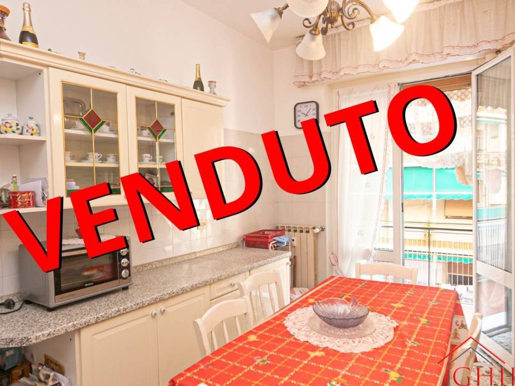 appartamento in vendita a Genova in zona Sestri Ponente