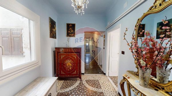 appartamento in vendita a Genova in zona Foce