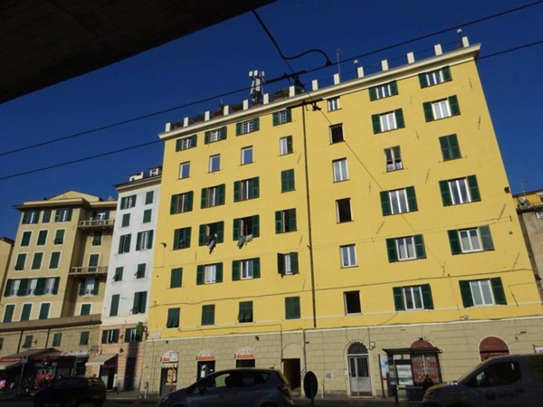 appartamento in vendita a Genova in zona Sottoripa / Maddalena / Molo