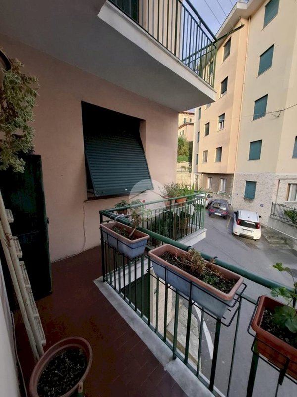 appartamento in vendita a Genova in zona Certosa