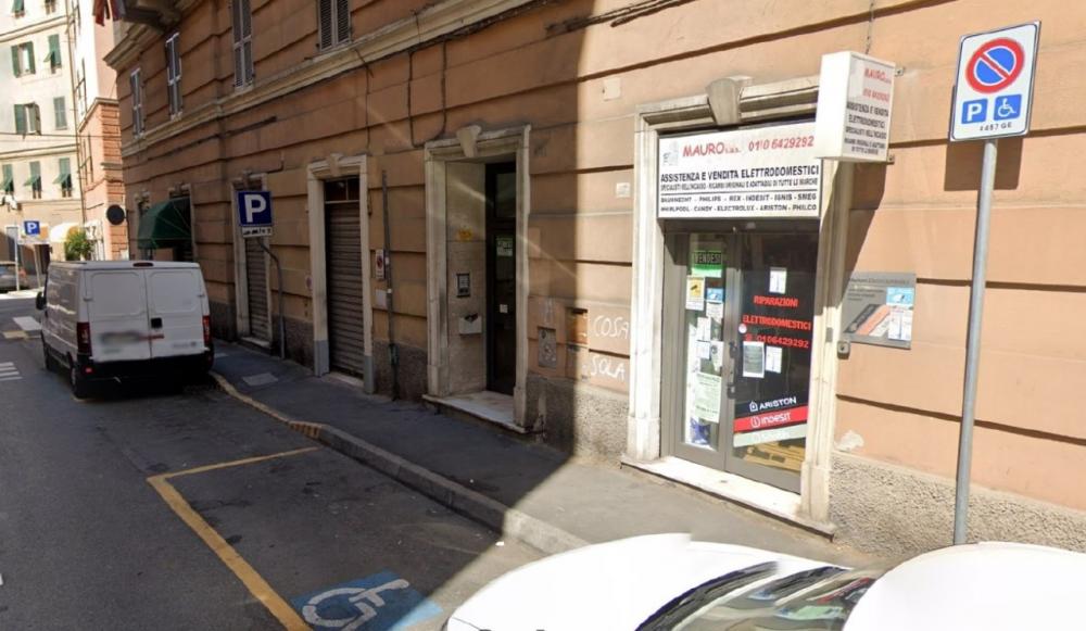 negozio in vendita a Genova in zona Sampierdarena