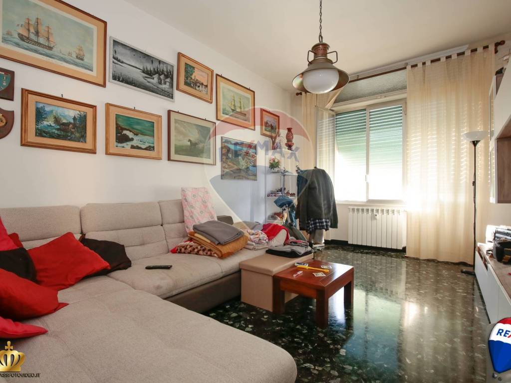 appartamento in vendita a Genova in zona Sestri Ponente