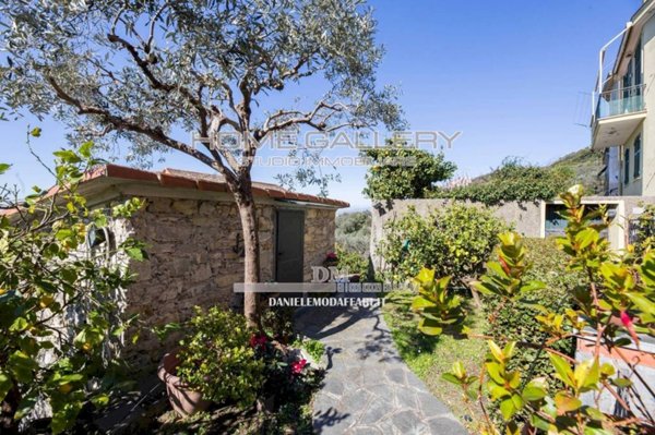 casa indipendente in vendita a Genova in zona Albaro