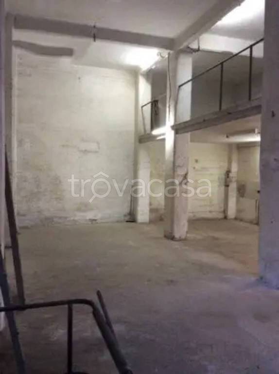 negozio in vendita a Genova in zona Sampierdarena