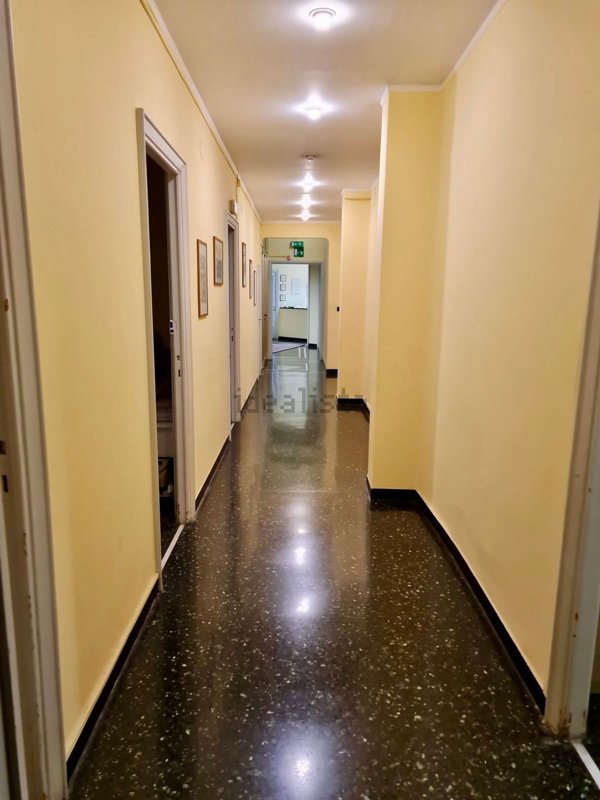 appartamento in vendita a Genova in zona Carignano