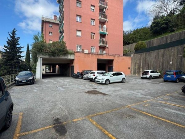 appartamento in vendita a Genova in zona San Gottardo/Sant'Eusebio