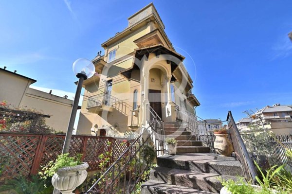appartamento in vendita a Genova in zona Albaro