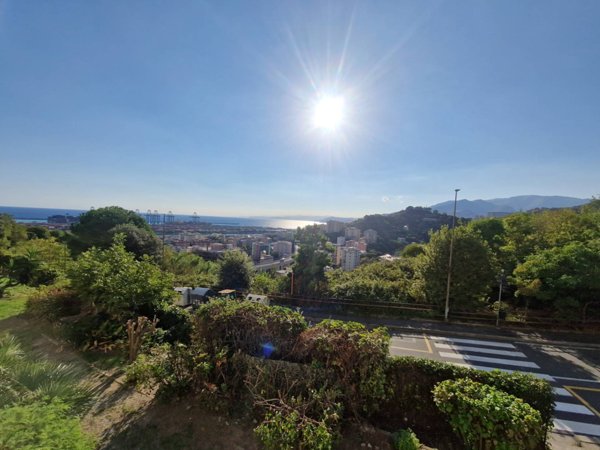 appartamento in vendita a Genova in zona Palmaro / Pra'