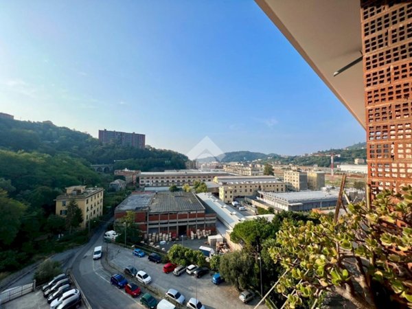 appartamento in vendita a Genova in zona Rivarolo