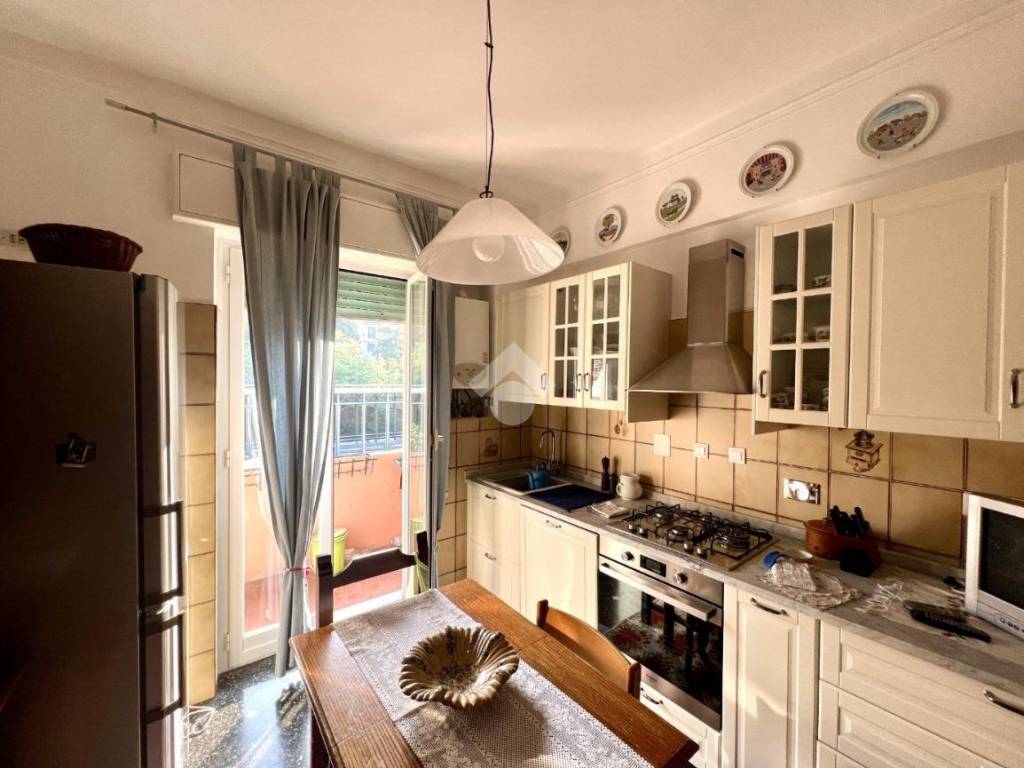 appartamento in vendita a Genova in zona Rivarolo